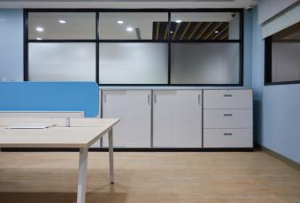 辦公室裝修:活動(dòng)收納柜與鋼制系統(tǒng)柜如何搭配規(guī)劃？