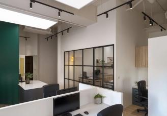 上班開心，客人也賞心悅目！斜切設計、優(yōu)雅配色成就現(xiàn)代風時髦辦公室