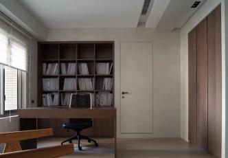 現(xiàn)代風(fēng)共享辦公室，透明玻璃書(shū)墻區(qū)隔空間、分享采光成空間焦點(diǎn)